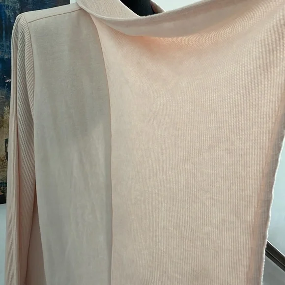 Donna Karan Drape Cardigan Shrug Size L
Pale Pink Oversized - Picture 4 of 10